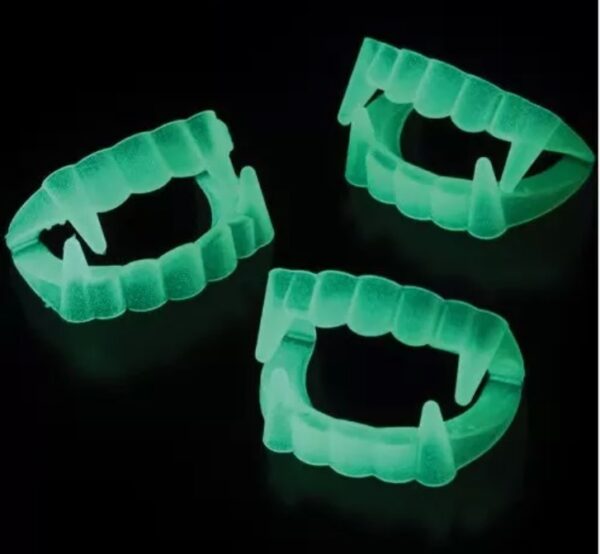 Dentures Of Vampire - Glows In The Dark. - Image 2